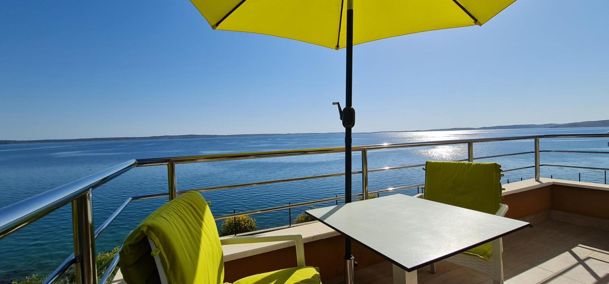 Apartments Nicolas - Beach & Sea 10M Away - Amazing Sea View! 르티나 객실 사진